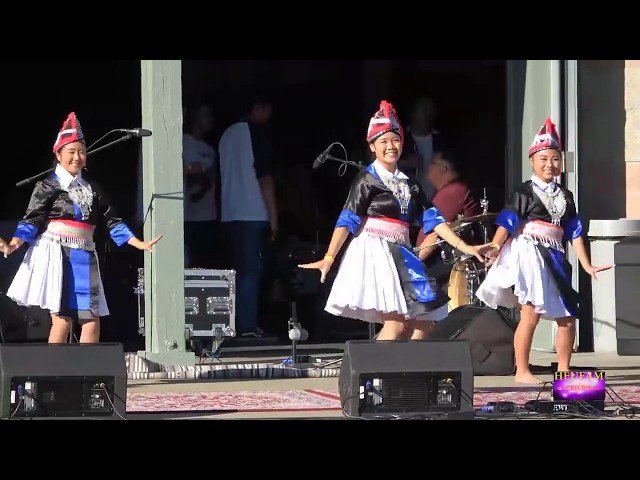Hmong Midsummer Night Market: Nkauj Hmoob Hiav Txwv 1st Dance Performance