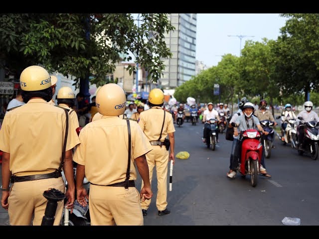 Xov Xwm Hmoob Sapa koom ntaus Police part 2 – CSGT đánh người DÂN TỘC mông Sapa