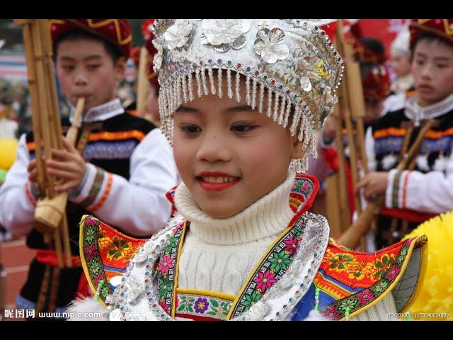 Hmoob Zooj Ses Xeev Guangxi  Noj Peb Caug 2020 广西融水芦笙斗马节