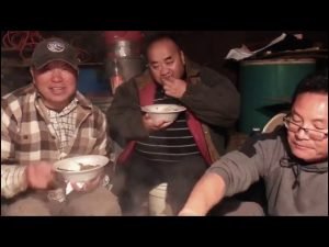 Hmong O.G In U.S.A Cook $500 Dollar ChickenHmoob O.G Tua Qaib Noj