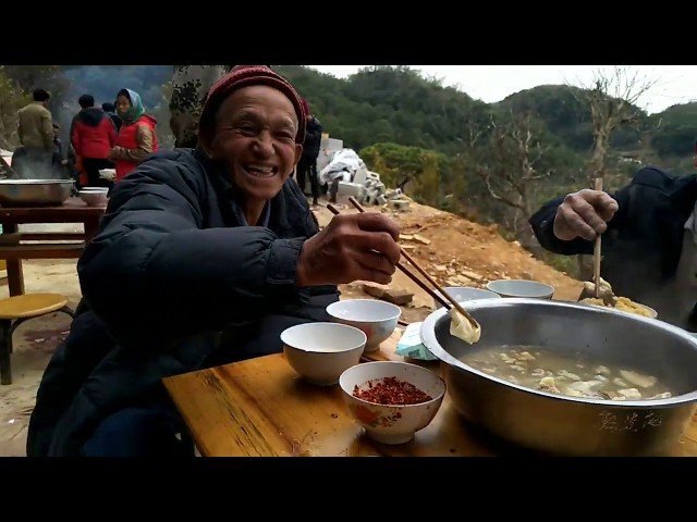 Ncig Teb Chaws Saib Kwv tij HMOOB nyob Paj tawg lag