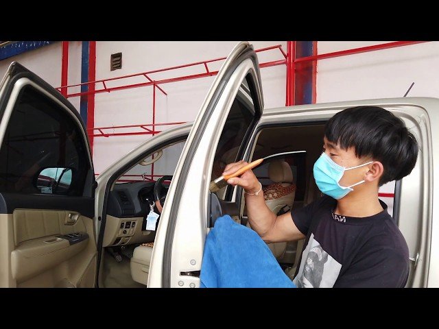 Me nyuam hmoob nquag heev ntxuav tsheb huv tshaj plaws nyob Xeev khuam