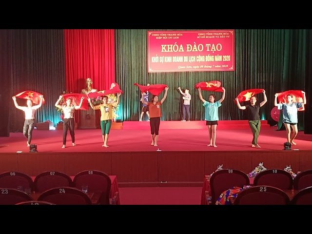 Múa người mèo ơn đảng – có tiếng mông