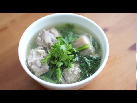 Hmong Boiled Pork with Mustard Greens Soup/Nqaj Npuas Hau Ntsug Zaub Ntsuab