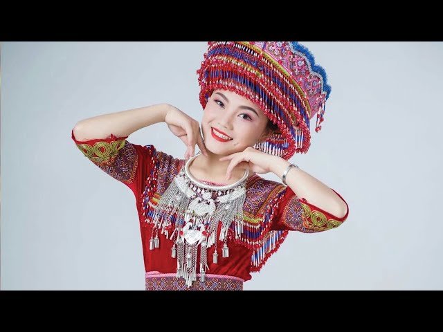 Xav Ua koj Tug Nkauj Nyab 愿做你的新娘 黄英