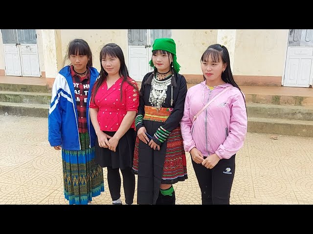 Ncig mus pom tej ntxhais hmoob sib hnav tsoos tsho zoo nkauj heev 12/23/2020