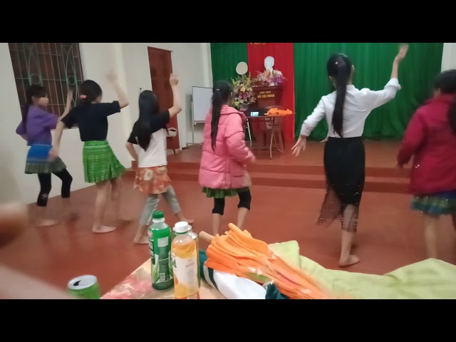điệu nhảy hmong đồng ruộng