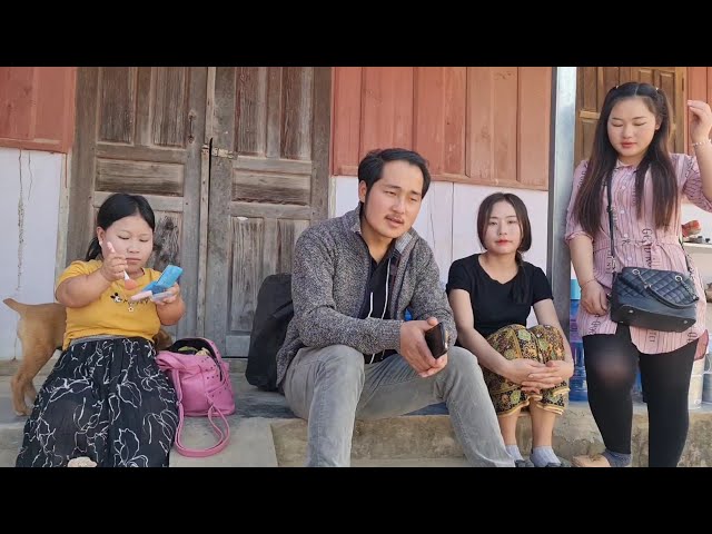 Kuv pab ntxhais peb mus yuav paj ntaub los xaws 4/2/2021