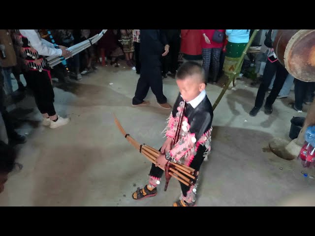 The hmong culture, pheej ham 9 xyoo tshuab qeej hauv qhua Nyob Bolikhamxay