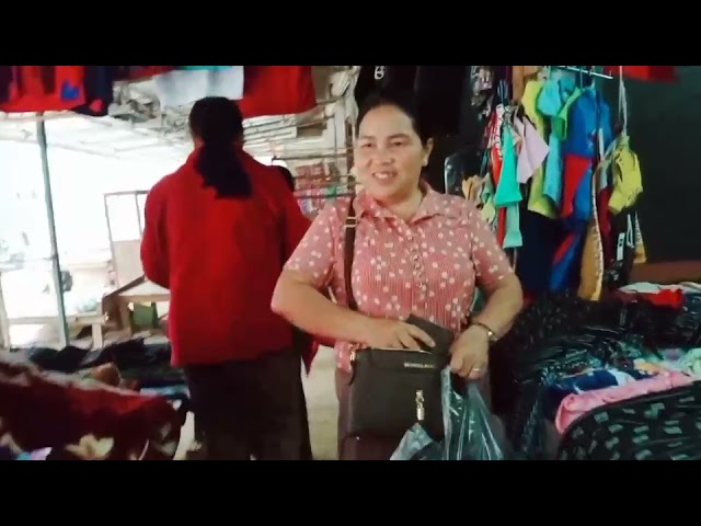 nrog peb mus nqa paj ntaub thiab mus saib xeev khuam nawb