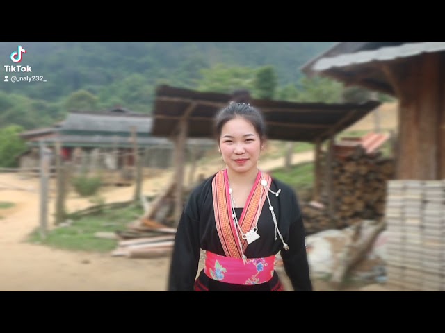 Show hmong – Naly Lee