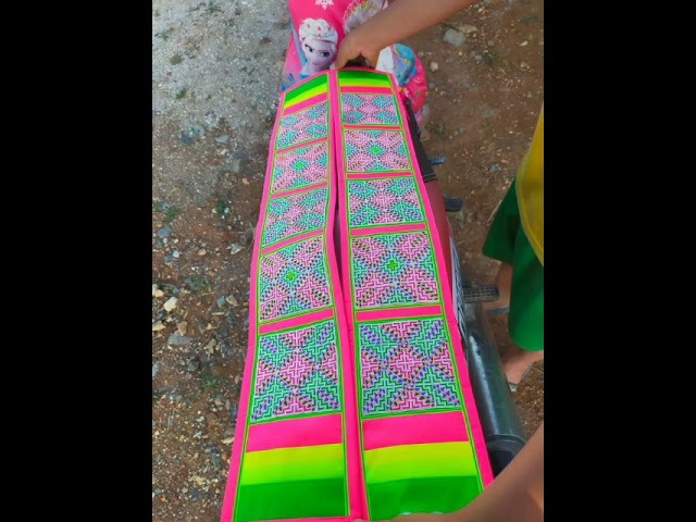 paj ntaub mos zoo nkauj nawb yog leej twg nyiam xav tau sau ntawv rau hauv qab no