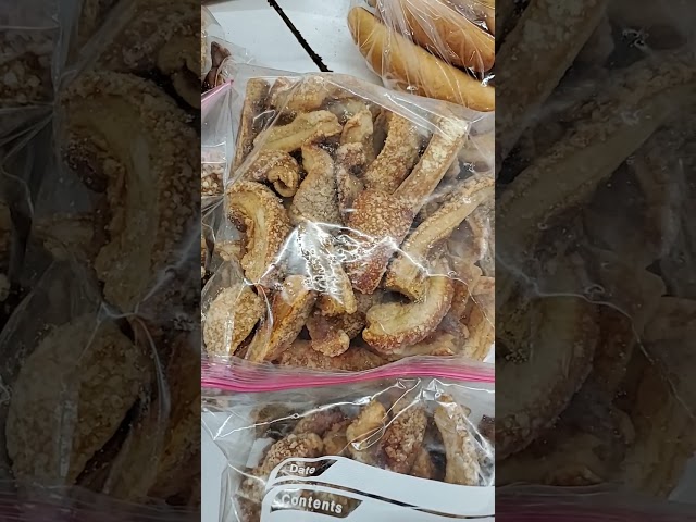 Huge Hmong Pork Rinds/Fried Pork Skin