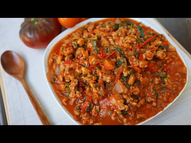 CHICKEN & TOMATO STIR FRY: Nqaj Qab Kib Ntsug Txiv Lwg Suav