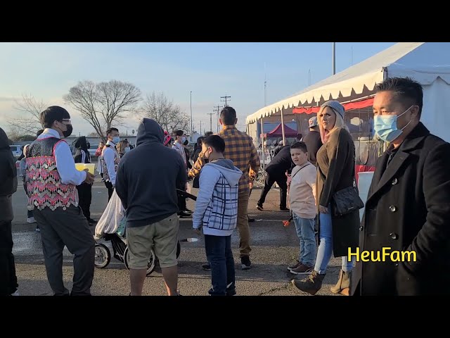 Merced Hmong New Year 2021-2022| Food line ntev dhau yuav mus noj fast food xwb lo.