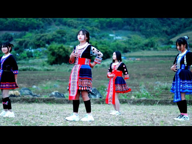 Nkauj Hmoob Zoo Nkauj Txhua Xeem By Hwm Lauj Cover Dance Nkauj Hmoob Nyab Laj (SK T)