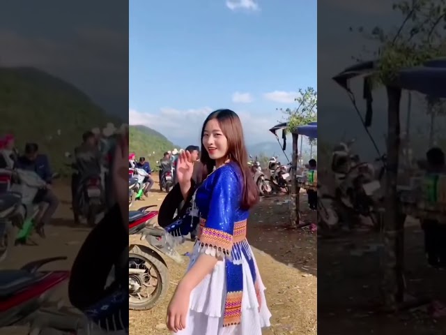 Phiên chợ vùng cao bắt gặp gái hmong