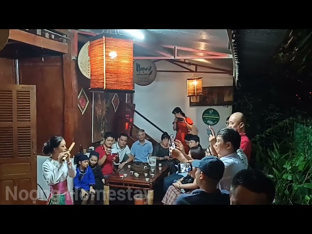 Tiếng sáo Mông trước hiên nhà Noọng