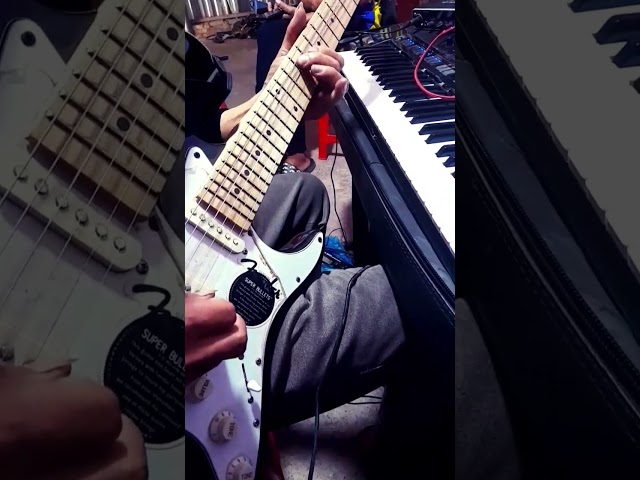 Mentsis Hmong chaw ntaus music