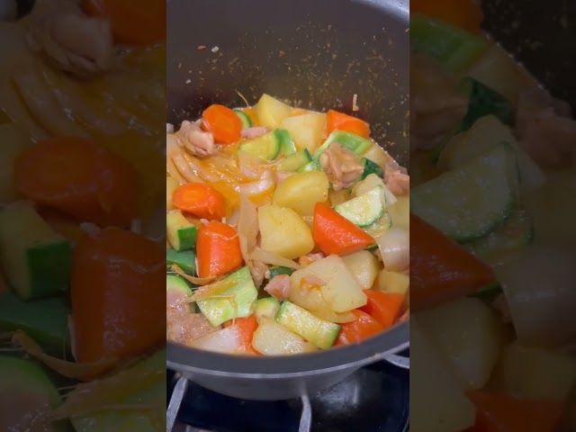 Chicken curry with veggies #food #asmr #cooking #hmong