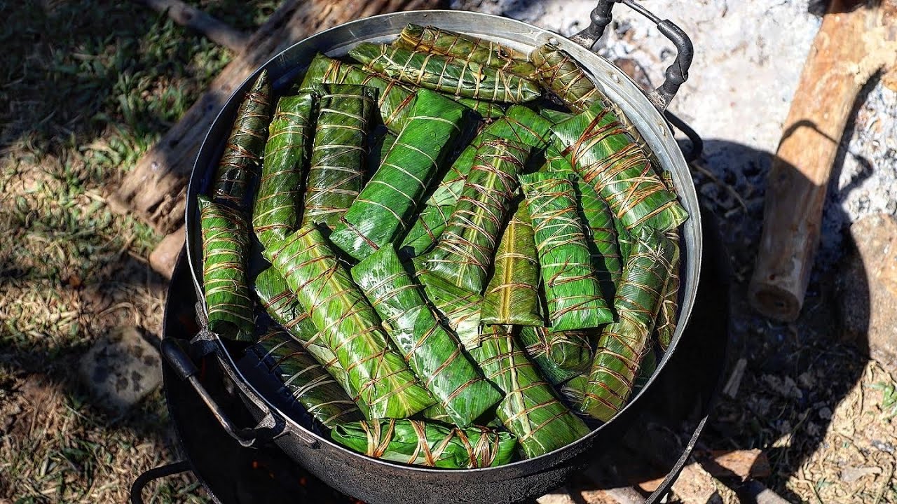 Boiled Wrapped Sticky Rice: Mov Txuam Puab