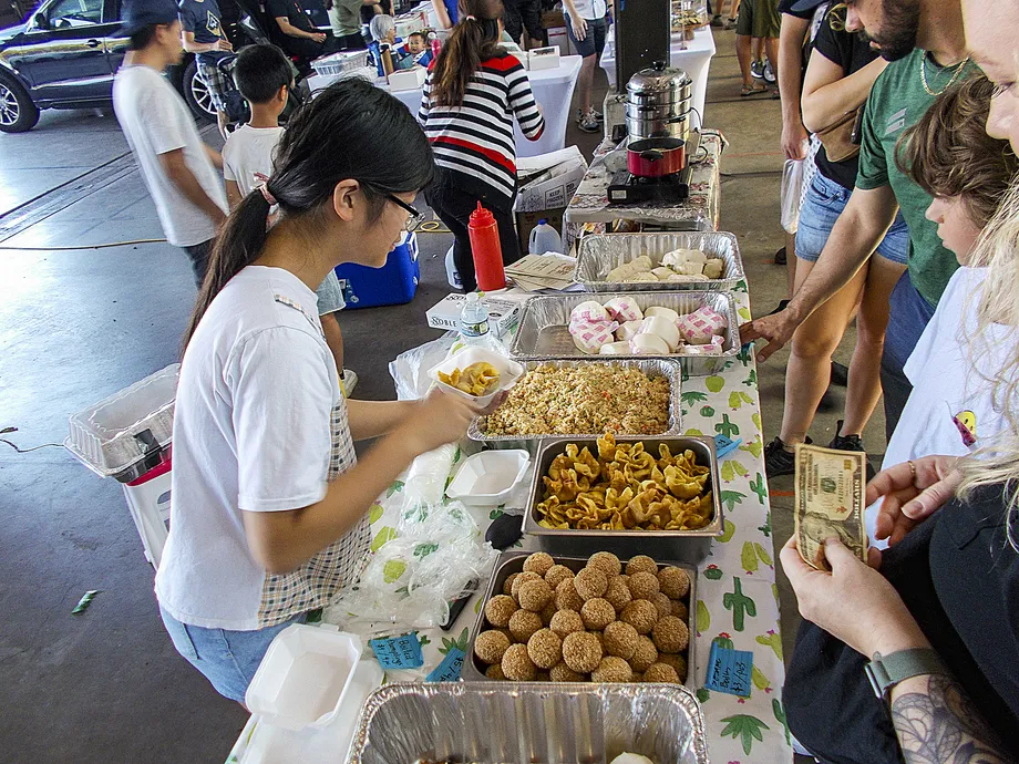 A Daytime Asian ‘Night Market’ Has Emerged in Eastern Market