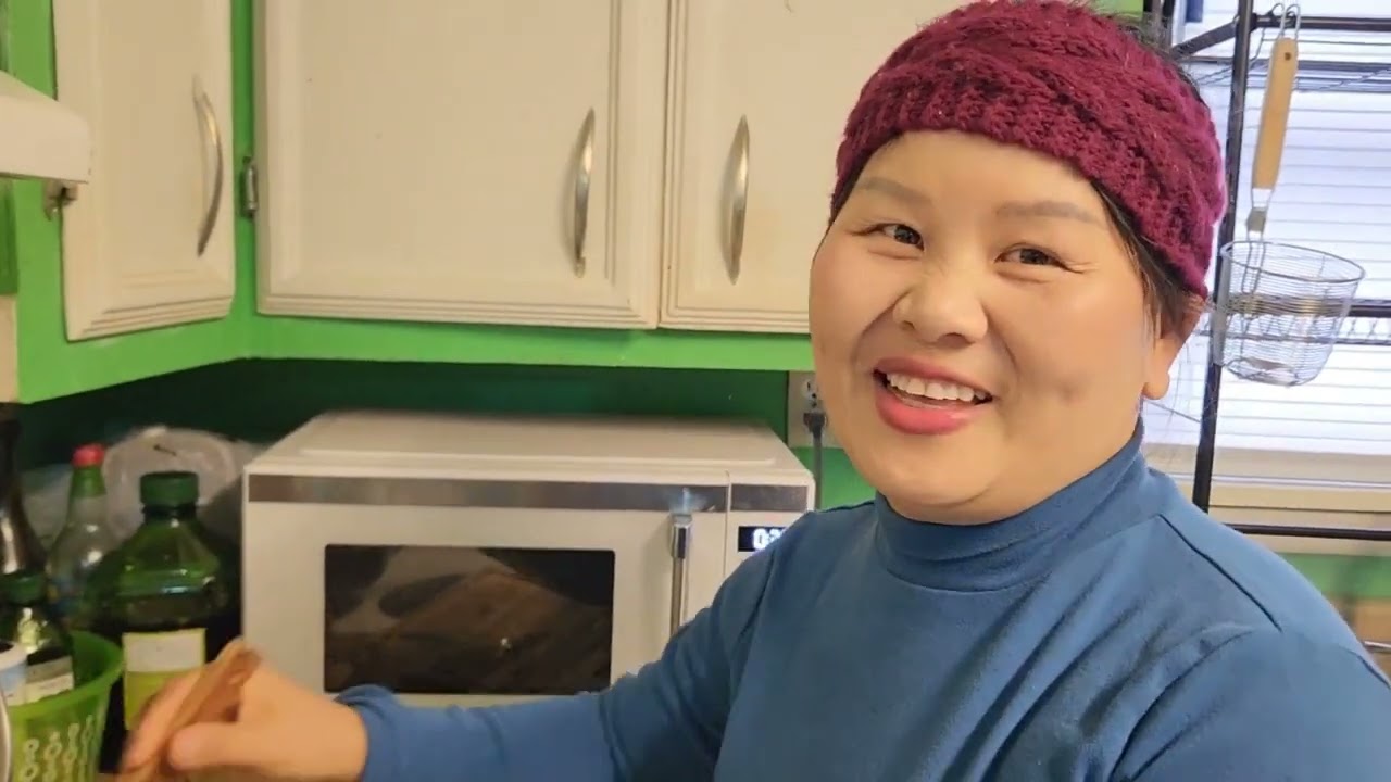 Mus saib  Niam Tais  2024  Family video