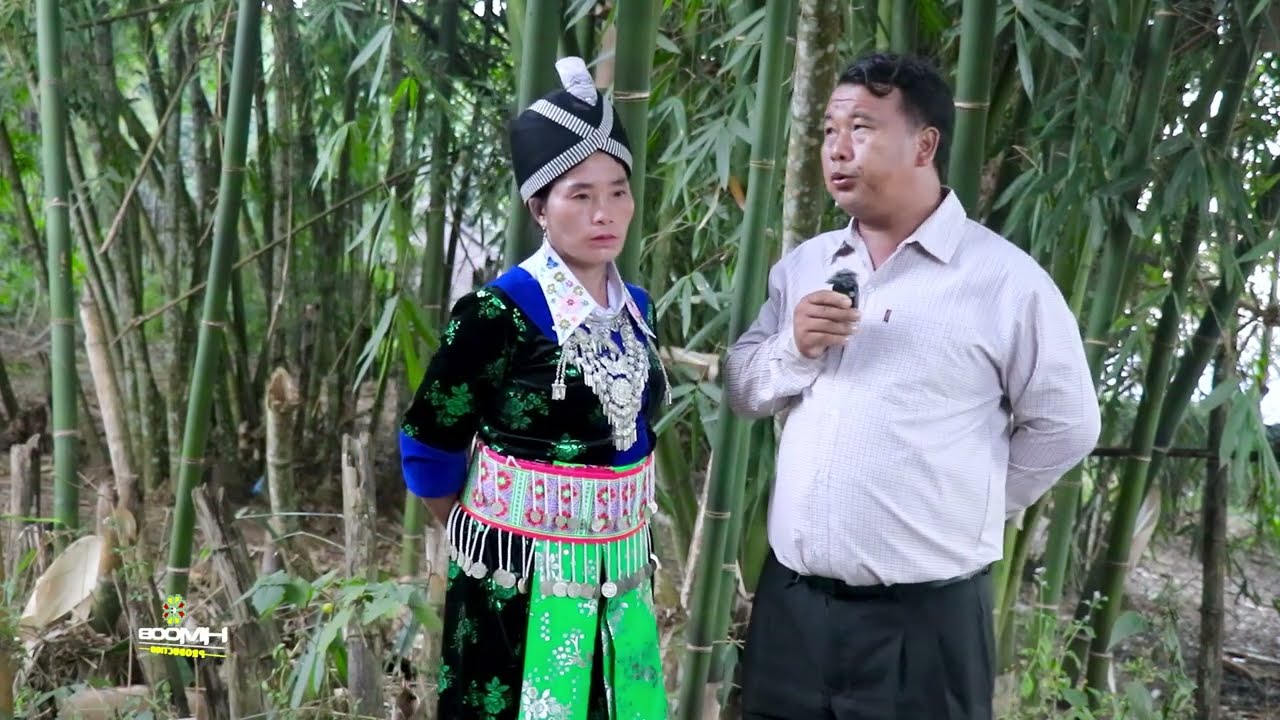 Kwv txhiaj nplees tsis sib tau by Ntxoov xyooj Xyooj thiab Maiv neeb Yaj