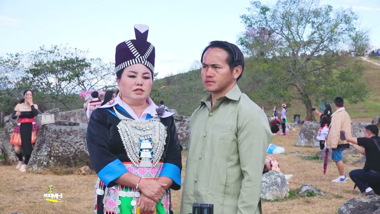 Kwv txhiaj nkauj nraug muab tsiab noj tag nyias yuav mus nyias by Kaj siab Vaj thiab Nkaj mas Yaj