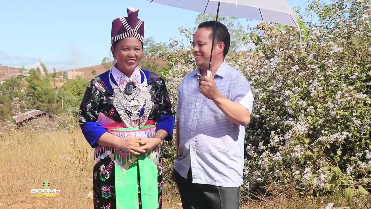 Kwv txhiaj nkauj nraug vim koj tsis hlub by Txawj zoo Vwj thiab Mim Lis