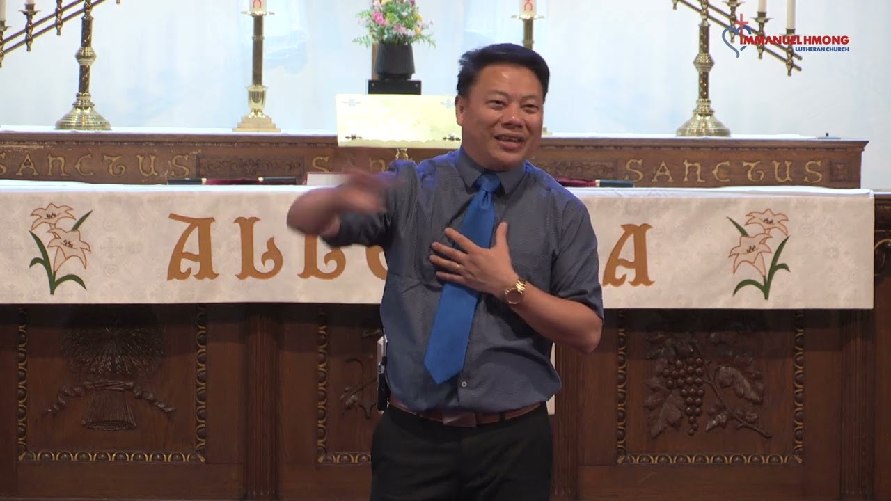 “Niam Txaug Koj Rau Nruab Siab / A Mother Engraved You In Her Heart”