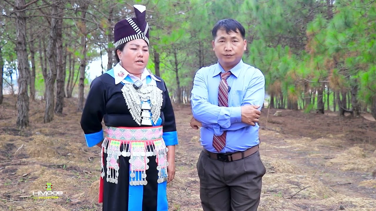 Kwv txhiaj cas koj neej tsis zoo By Pov Muas thiab Kaj siab Vaj