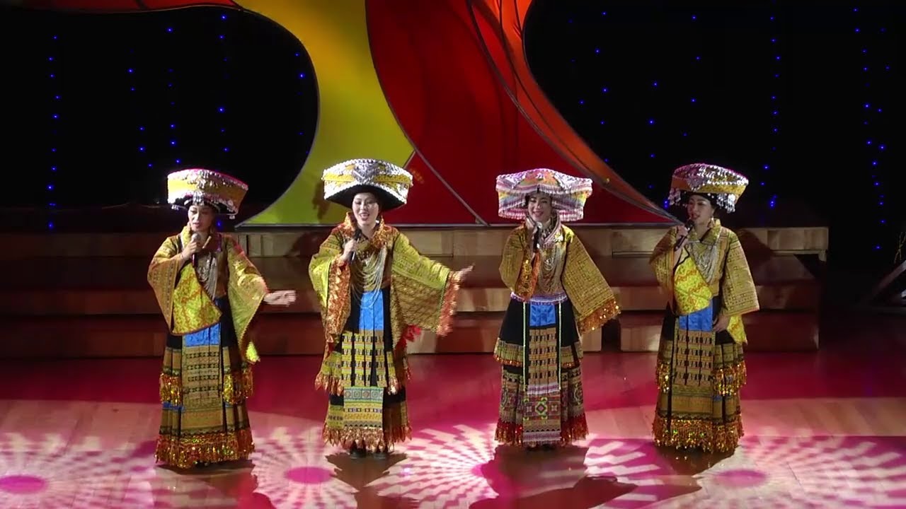 Hmoob Npaig Hais Lawv Li Kwv Txhiaj – 隆林素苗的山歌