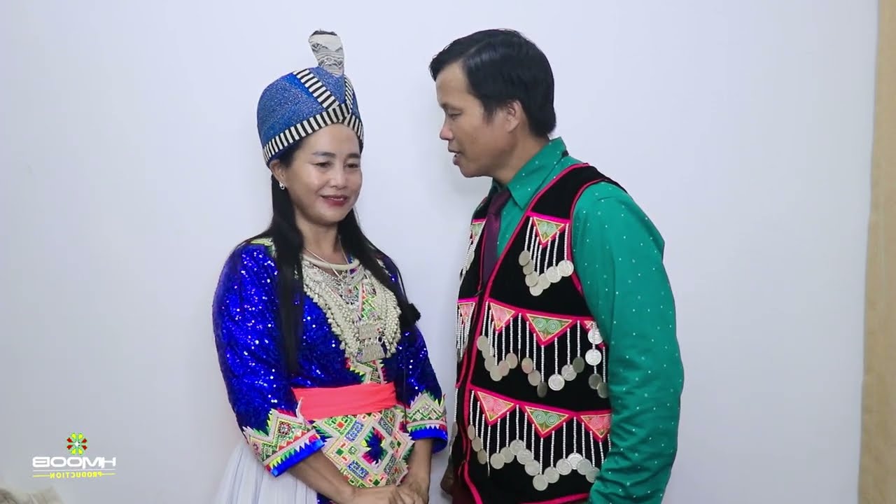 Kwv txhiaj tub roog tsis hlub los lub kua muag by Laj siab Thoj thiab Maiv