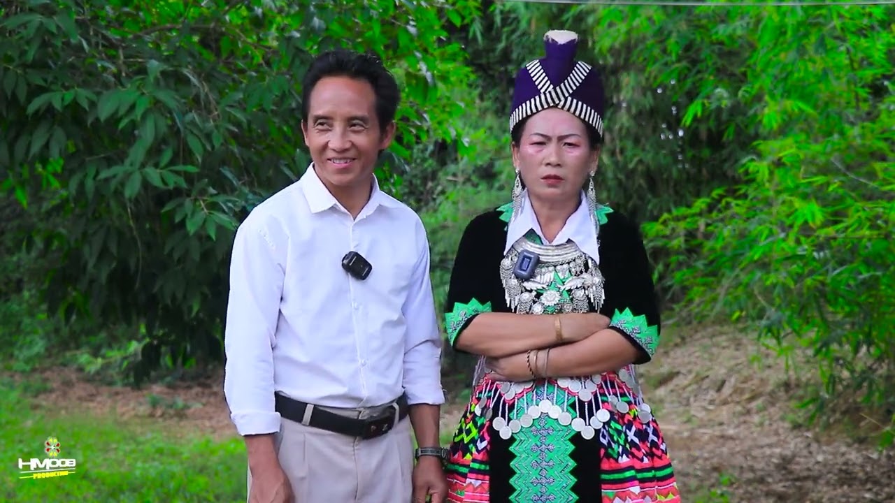 Kwv txhiaj tsis tau thaum hluas mam yuav thaum laus by Neej Nus Xyooj thiab Kab zuag Yaj