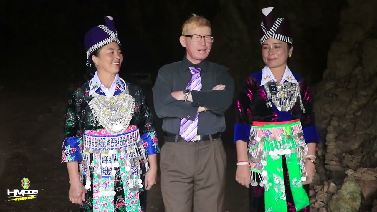 Kwv txhiaj niam hlob niam yau coj tsis tau by Txhiaj kaus Xyooj Ci Yaj thiab Kaj siab Vaj