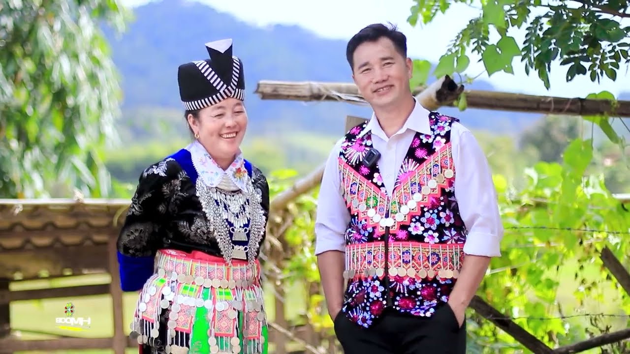 Kwv txhiaj caij ntuj no tig los txog yuav npaj noj tsiab kho siab by Thaiv Vaj thiab Maiv Lis Yaj