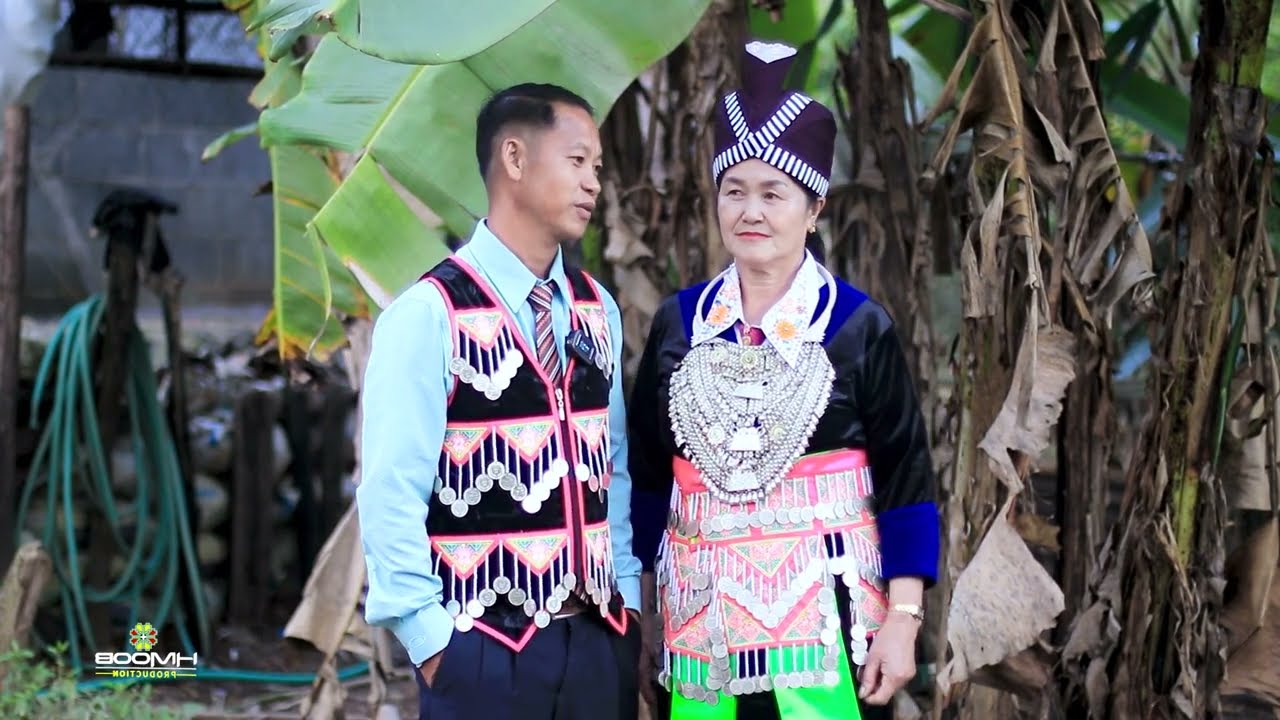 Kwv txhiaj koj tsis yuav kuv by Vaj Vaj thiab Mim Thoj