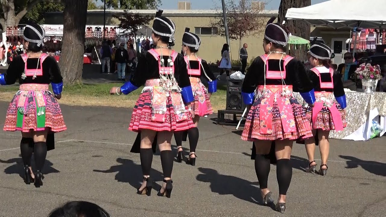 Stockton Hmong New Year 2024 25 Cov Niam Tsev Dance
