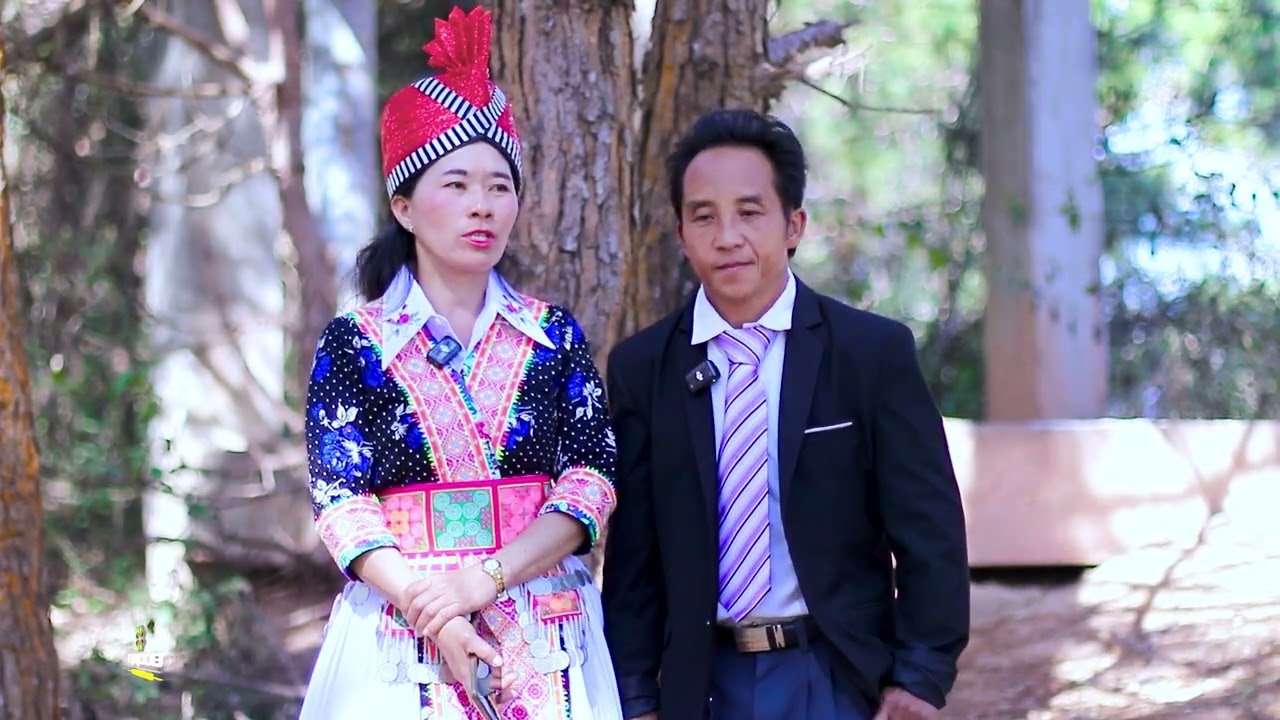 Kwv txhiaj koj tseg kuv nyob rooj teb no by Neej nus Xyooj thiab Kab Yaj