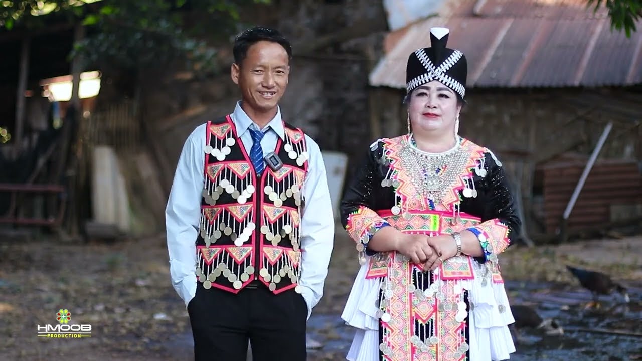 Kwv txhiaj ncaim koj tau 2 xyoo by Yias Thoj thiab Paj dib Vaj