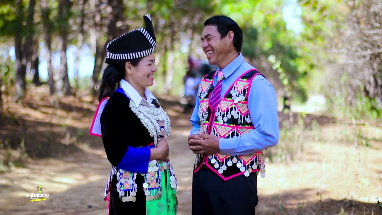 Kwv txhiaj nkauj nraug seev yuj yees txog koj  by Vam Neeb Ham thiab Maiv xis Lis