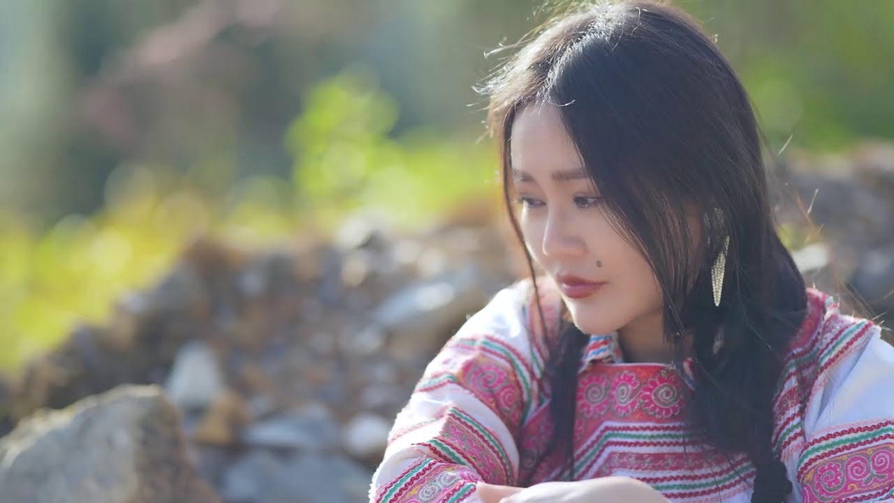 [MV]: Nkauj Kab Vam 万秀萍 – Kev Hlub Mus Txog Hnub Tuag 至死不渝的爱