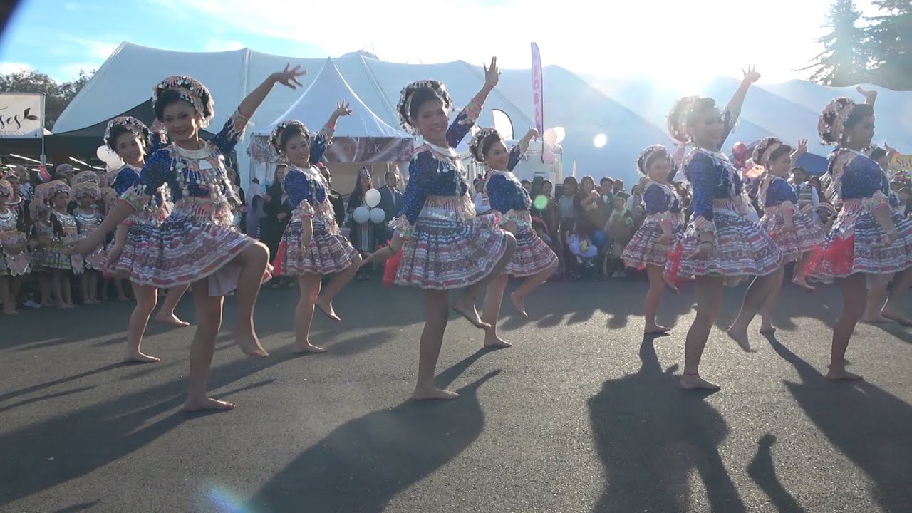 Sacramento Hmong New Year 2024 25  Cov Ntxhais Dance Hauv Plawv Kev Tshav Pob