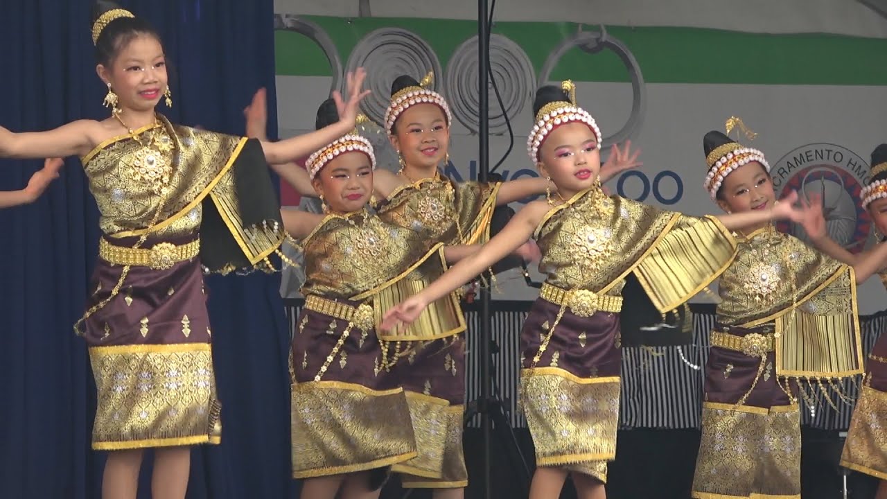 Sacramento Hmong New Year 2024 25 Dance Paj Xob Laim