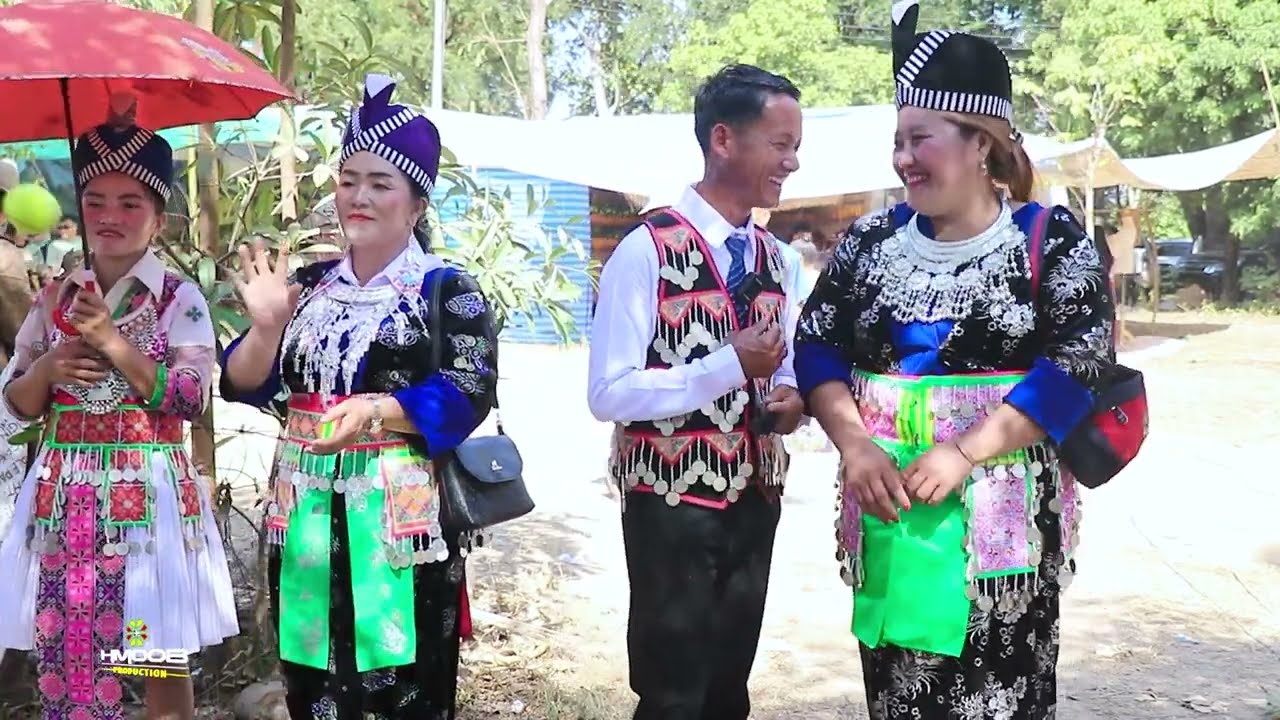 Yias Thoj thiab See Vaj hais kwv txhiaj hauv tshav tsiab 30 zos Vern Kham