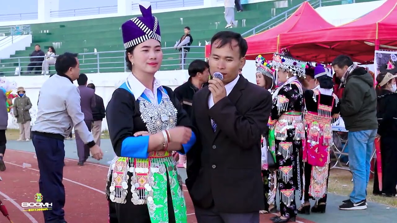 Hawj Xyooj thiab Nkauj swm Muas kwv txhiaj cas koj tsis nug kuv moo