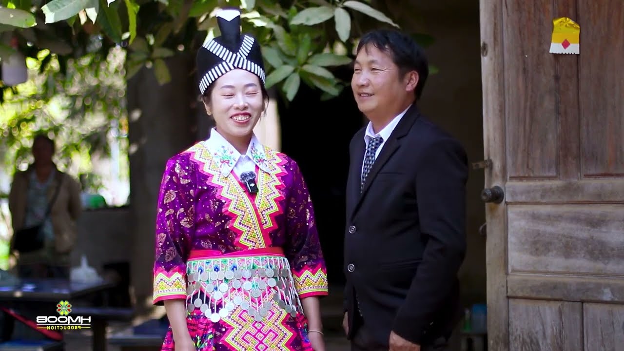 Lug Txaj nkauj nraug by Pov Muas thiab Kab Thoj