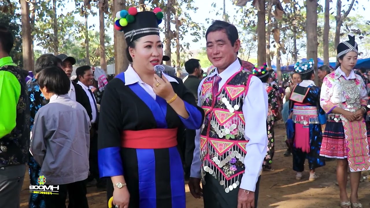 Npis Lauj thiab Paj tag Lis hais kwv txhiaj hauv tshav tsiab 30 Luangprabang