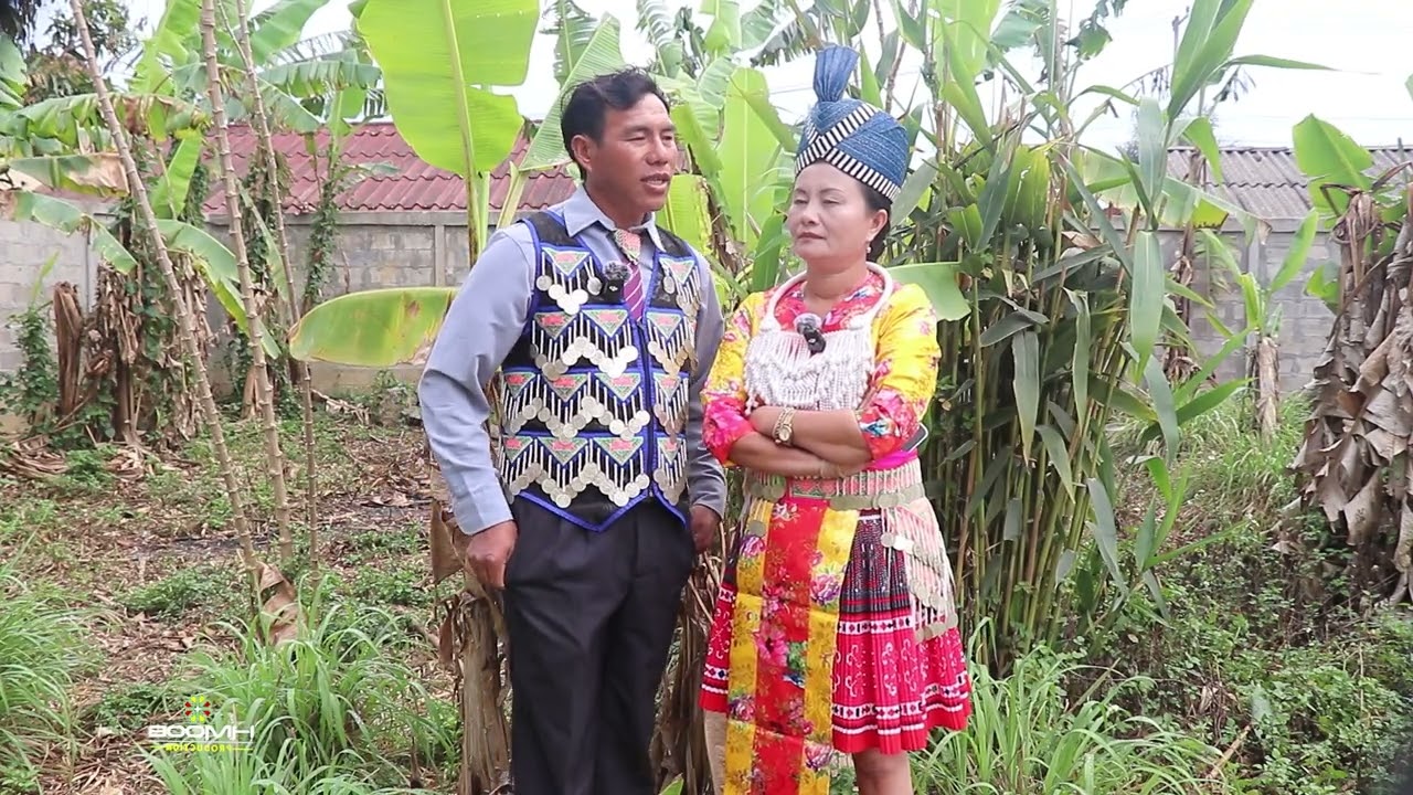 Kwv txhiaj daj dee tsis tau koj pua paub tia kuv xeeb koj tub by Maiv vwj Hawj thiab Vam neeb Ham